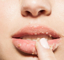 Load image into Gallery viewer, Strawberry Wine 2-Step Luscious Lip Kit