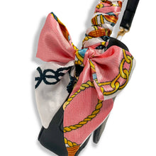 Load image into Gallery viewer, Saddle Purse w/ Scarf
