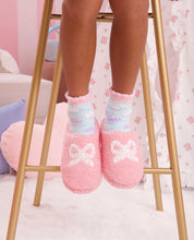 Load image into Gallery viewer, Pink Pearl Bow Slippers
