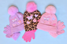 Load image into Gallery viewer, Lavender Butterfly Applique Hat &amp; Glove Set
